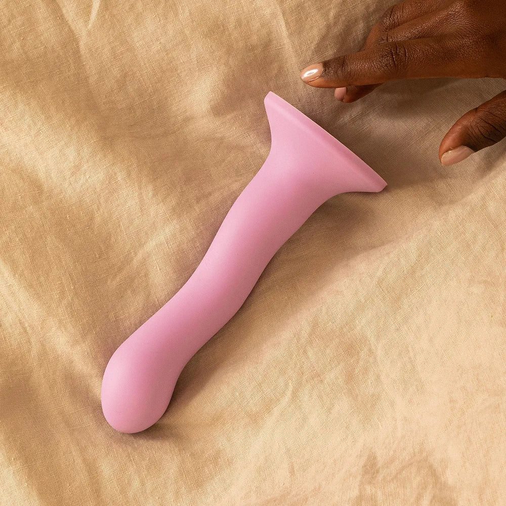 Hello Cake Pretty Big Dil: 6.6-inch Curvy Wavy Silicone G-Spot and P-Spot Dildo with Suction Base